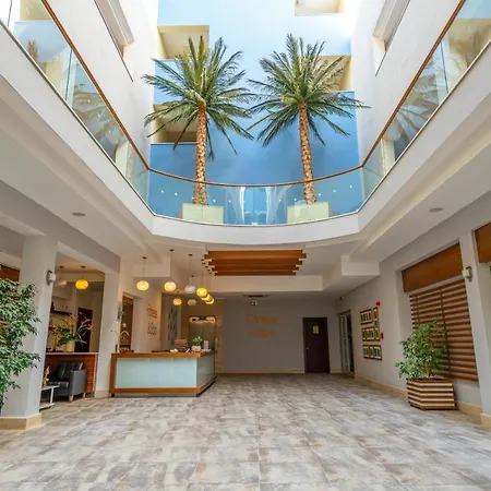 Barut B Курортный комплекс 4*