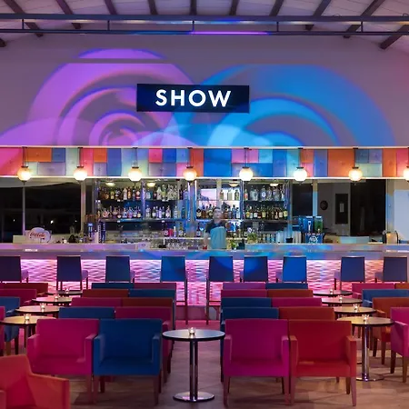 Barut B Курортний комплекс 4*