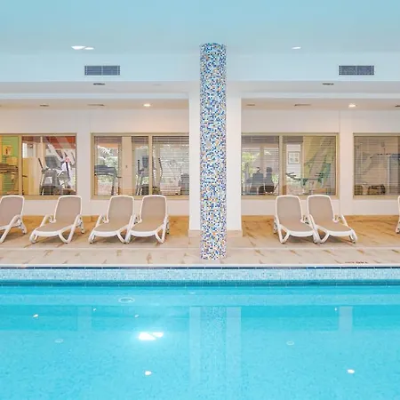Resort Barut B 4*